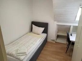 Zentrale 3 Zimmer Unterkunft mit Parkplatz