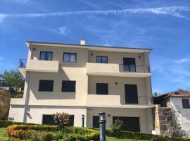 Casa das Eiras, em Cinfães, no Douro，位于辛方伊什的酒店