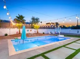 Havasu Fun Stay Pool Spa PoolTable KingBed