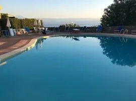 Una Piscina sul Mare Apartment
