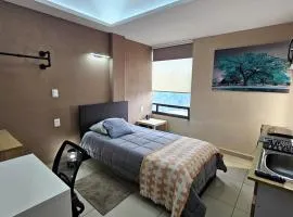 A20 SUITE BLACK & WHITE para 1 a 2 personas, Especialistas en CORTAS, MEDIANAS Y LARGAS ESTANCIAS en IZCALLI TEPOTZOTLAN perfecto para Familias, Turistas, Contratistas, Estudiantes, Empresas A sólo 5 min Izcalli 5 min Esmeralda 20 min Satélite 25 min AIFA