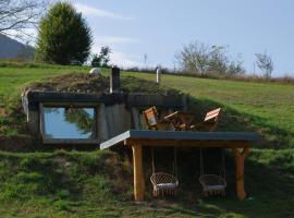 Hobbit house - Tara place, hotel in Mojkovac