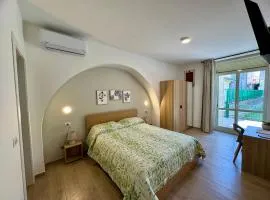 Cassandra Rooms