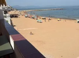 New Sunrise Beachfront Apartment, 4 Guest, Over 50s only