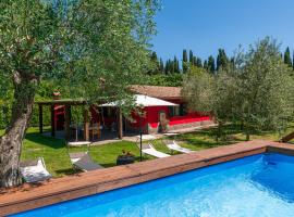 Villa Vacanze le 4 Querce Piscina BBQ Natura, hotel em Sutri