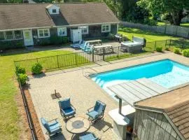 Sleeps 14 Home w Pool Great for Families