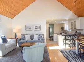 3000 Sq Ft Home with Hot Tub
