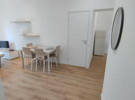 Como lake - Hilde's apartment, khách sạn ở Canzo