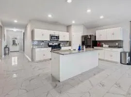 4 Bedroom Home with Hot Tub in Lake Charles
