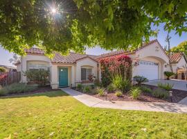 Seabreeze Bungalow, hotel in Grover Beach
