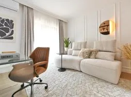 Signature Urban Studio with Garden & Private Garage
