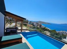 Coastal Retreat Paradise and Sunset View from the private pool