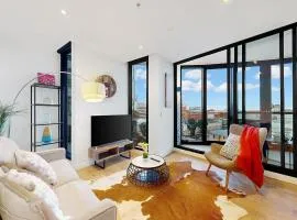 2BR Fortitude Valley Pool Gym and Parking