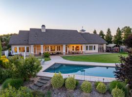 Frontier Farmhouse, hotel in Templeton