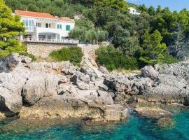 Seaside family friendly house with a swimming pool Dingac - Borak, Peljesac - 24604, hotel i Potomje
