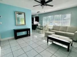 2 min walk to beach & free parking Lauderdale 21-1