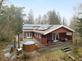 5 Bedroom Nice Home In Hadsund
