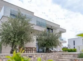 Beautiful Home In Sveti Filip I Jakov