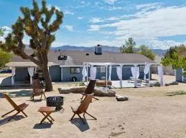 Desert Dream Oasis - Spa, Cabana, Firepit, Disney and Hulu
