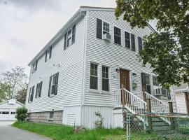 Extremely Spacious Home 10 Mins to The Encore, מלון במדפורד