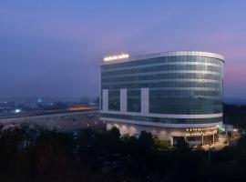 Clarks Inn Suites Hyderabad Airport, hotel poblíž Mezinárodní letiště Hyderabad Rajiv Gandhi - HYD, Hajdarábád