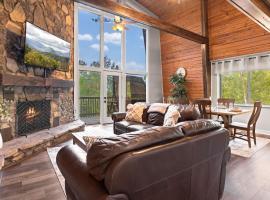 Secluded Cabin for 10 with Game Room Near Pkwy, hotel a Pigeon Forge