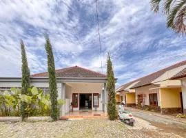RedDoorz at Penginapan Garuda Batu