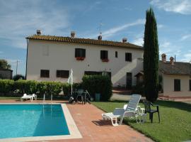 Modern Farmhouse in Pienza with Pool, hotel a Pienza
