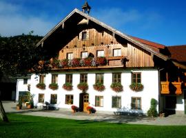 Schmiedbauernhof, farm stay in Fuschl am See