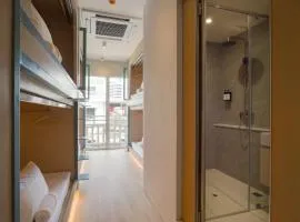 BEAT Warii Hostel at Chaophraya River