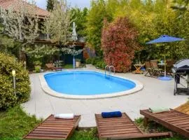 VILLA Mara