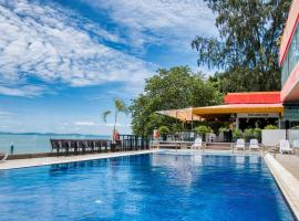 Hotel Sentral Seaview @ ​Beachfront、ジョージタウンのホテル