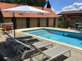 Le séchoir à tabac et sa piscine Les temps des sources