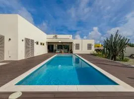 New 4BR Villa 5min to Palm Beach & Ritz by Bocobay