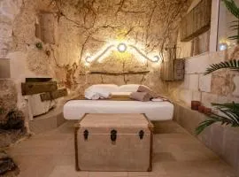 Cave Luxury Suite