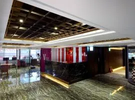 V-one Vogue Hotel