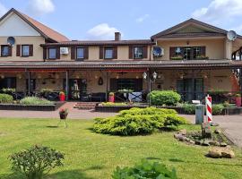 Stajnia pod Dębem, hotel v destinaci Starachowice