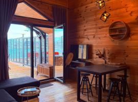 Ada Bojana Beach House I XXL TerraceI BBQ I Betw BridgeBeach I Air Con, hotel v destinaci Ulcinj