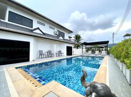 Chonlada Holiday Home - 2 BR Pool Access Bungalow - Kamala Beach, bungalow Kamala Beachill&auml;