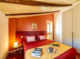 House of Chariot - Near Piazza Maggiore