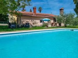 Villa Noela, a cozy villa surrounded by nature near the sea