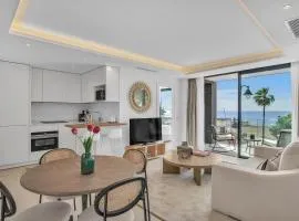 La Viu - Luxury Beachfront Apartment