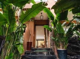 Luxury Villa Jack Beach Resort Pool & Seaview、Tamarisのホテル