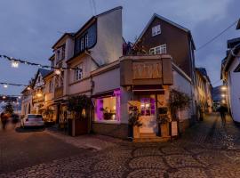 Arthostel Martine, villa in Unkel