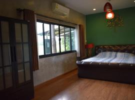 Wood U Need Home, hotell sihtkohas Ban Pradu