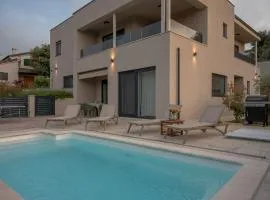New amazing holiday house with pool