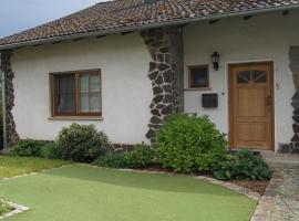 Ferienwohnungen Nat&uuml;rliches Wohnen, קוטג' בBeckingen