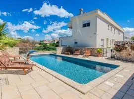 Awesome Apartment In Zaton