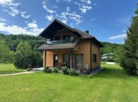Cottage on Una