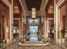 Sakhra, Almaza Bay